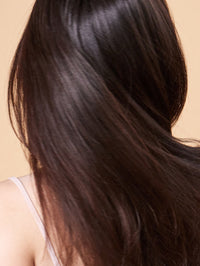 Aschbraune Haare mit Pflanzenhaarfarbe von Khadi