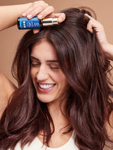 Video von Model mit Khadi Neem Harmony für braunes Haar