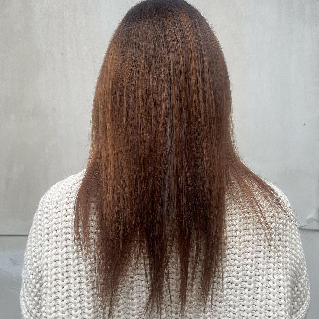 Bild von Model mit Khadi Braun Haarfarbe (Vanessa)